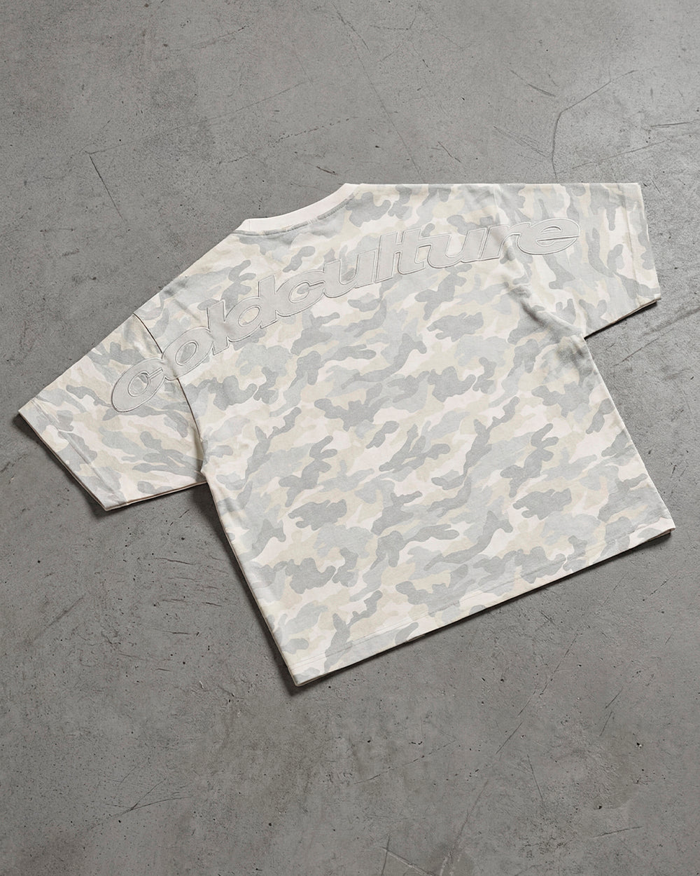 DISTRESS CURVED TEE CAMO GREY