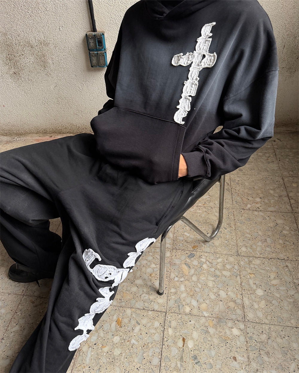 CROSSED HOODIE BLACK