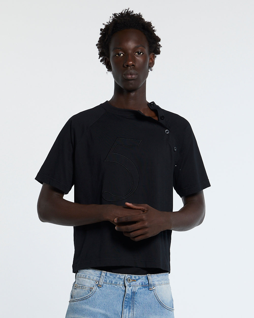 UNIT 05 TEE BLACK