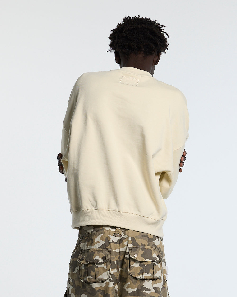 AUTHORITY CAMO CREWNECK CREAM
