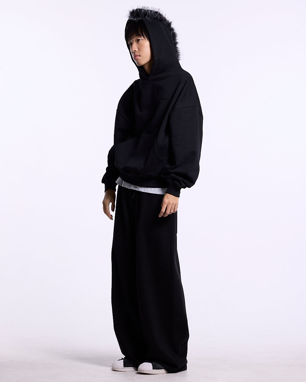 HAIRY HOODIE BLACK