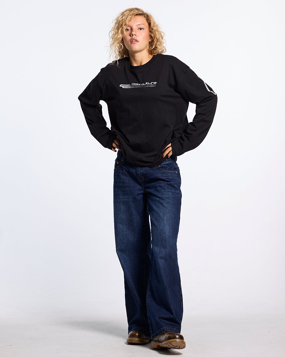 SKID CURVED LONGSLEEVE BLACK