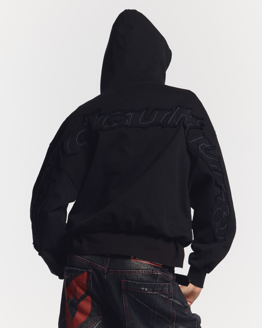 DISTRESS CURVED HOODIE BLACK