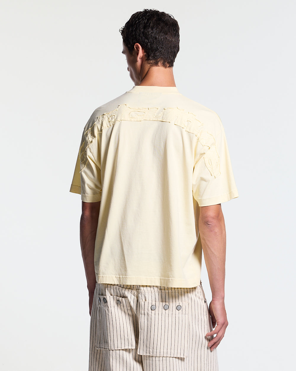 DISTRESS CURVED TEE YELLOW