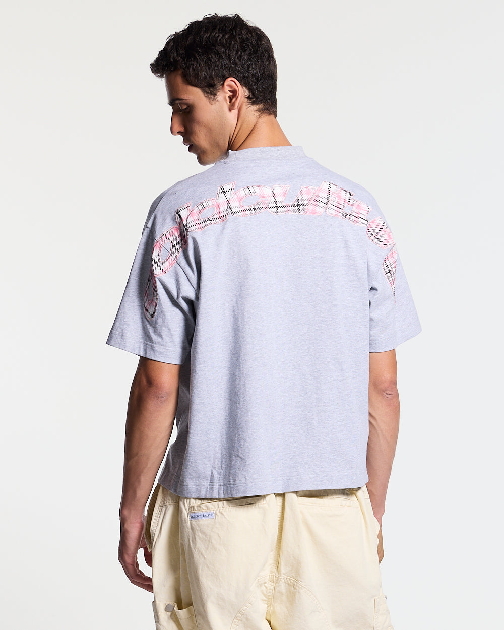 TARTAN DISTRESS CURVED TEE GREY