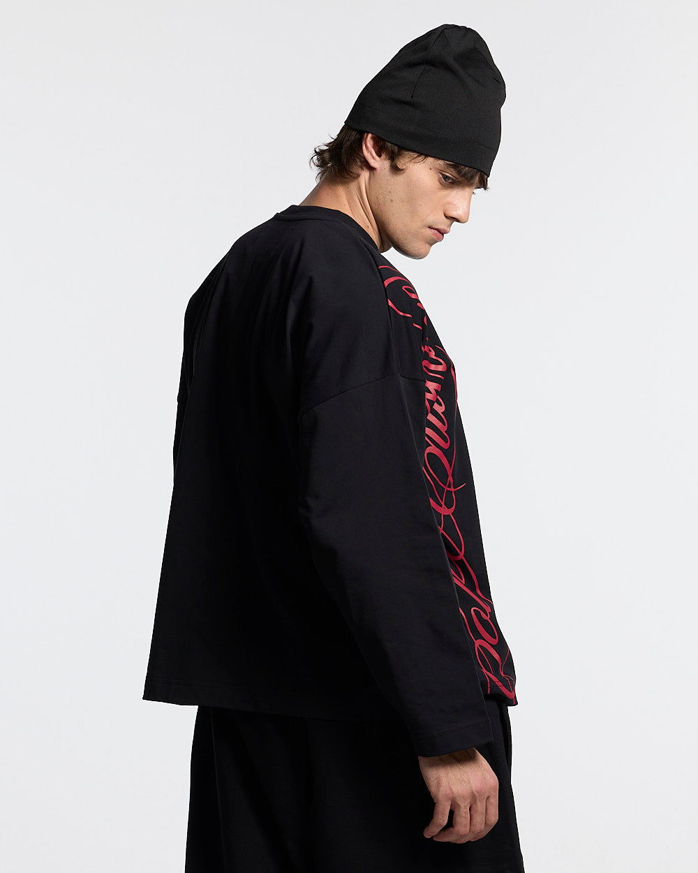 SCRIPT LONGSLEEVE BLACK