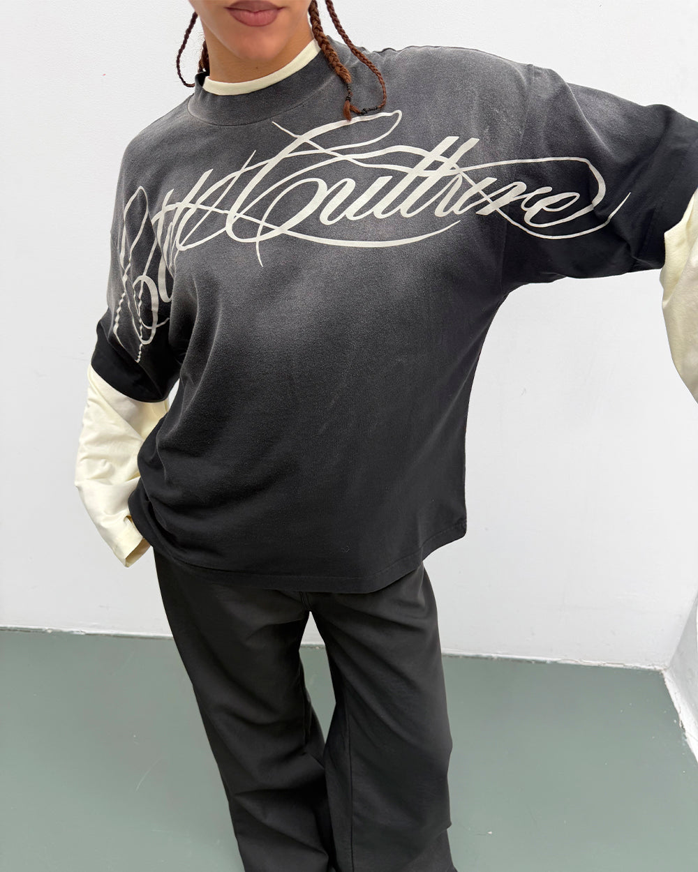 CROSSED SCRIPT TEE BLACK