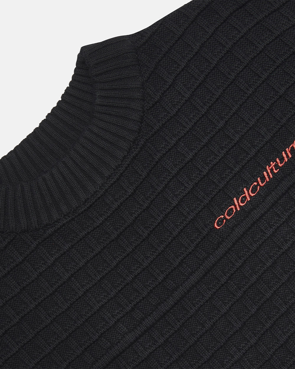 CRUNCHY WAFFLE KNIT BLACK