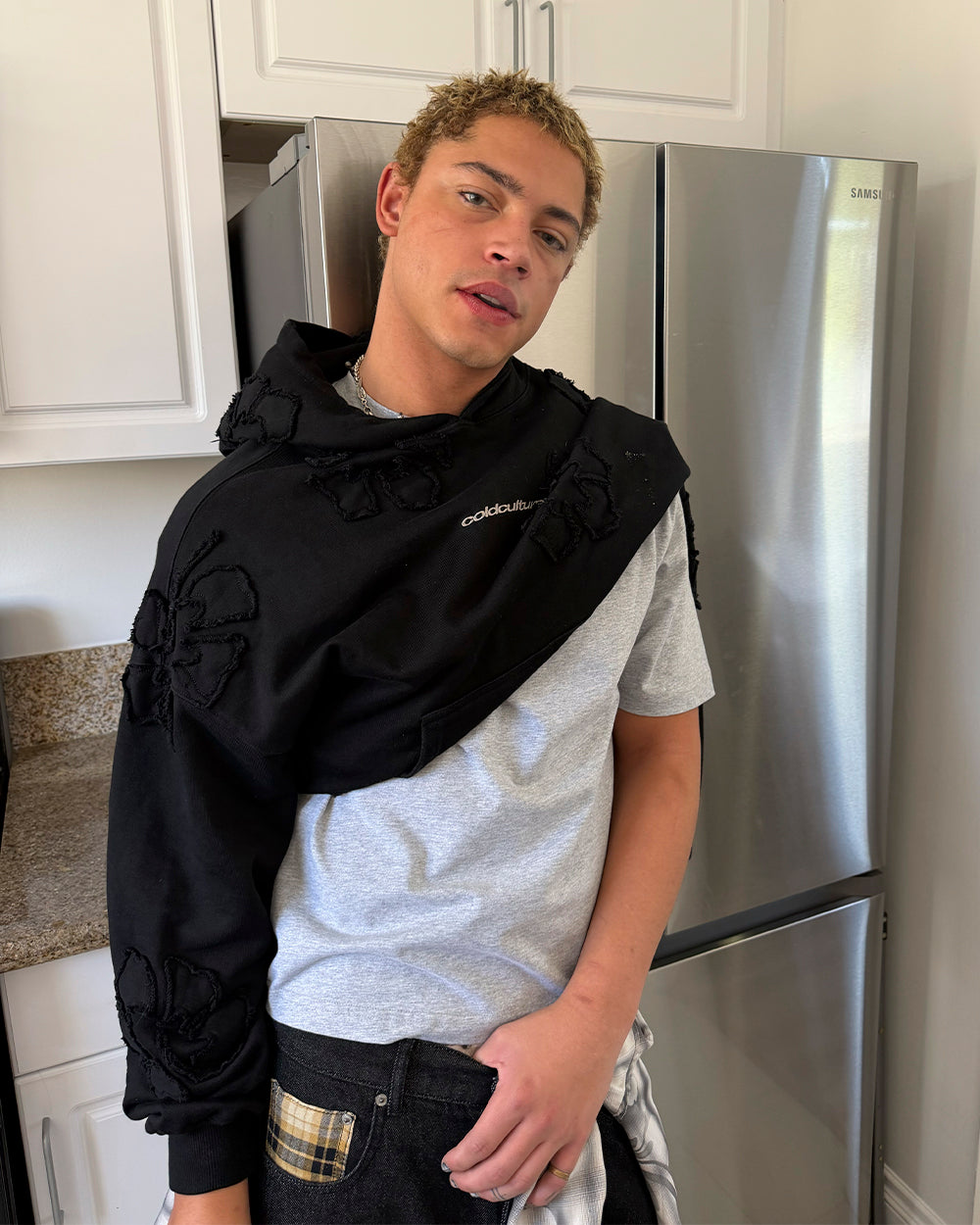 FAKE LOVE HOODIE BLACK