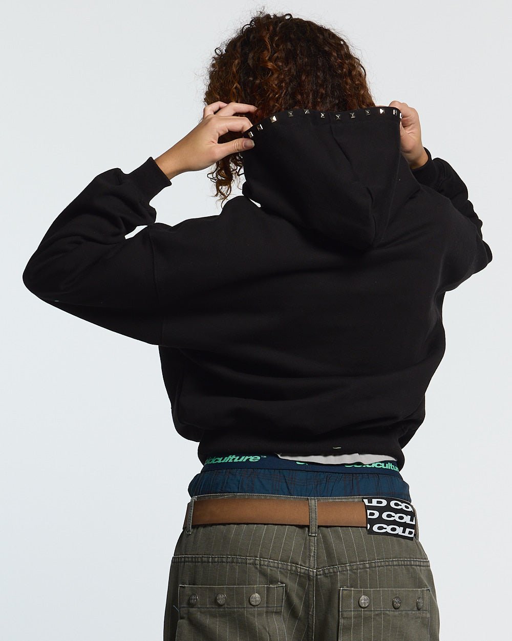 BADGES HOODIE BLACK - Cold Culture