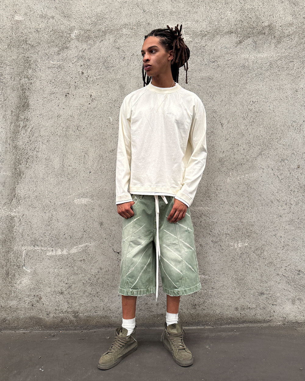 CAPUCCINO LONGSLEEVE CREAM - cream longsleeve tee, street style shot - Cold Culture