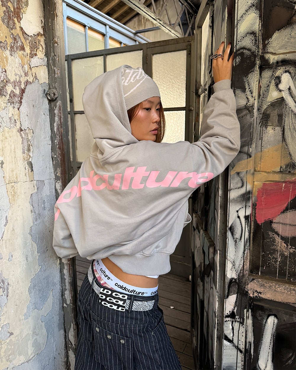 CURVED HOODIE GREY - COLD CULTURE