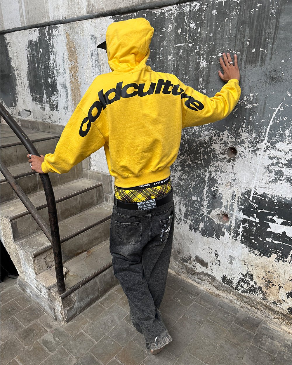 CURVED HOODIE YELLOW - COLD CULTURE