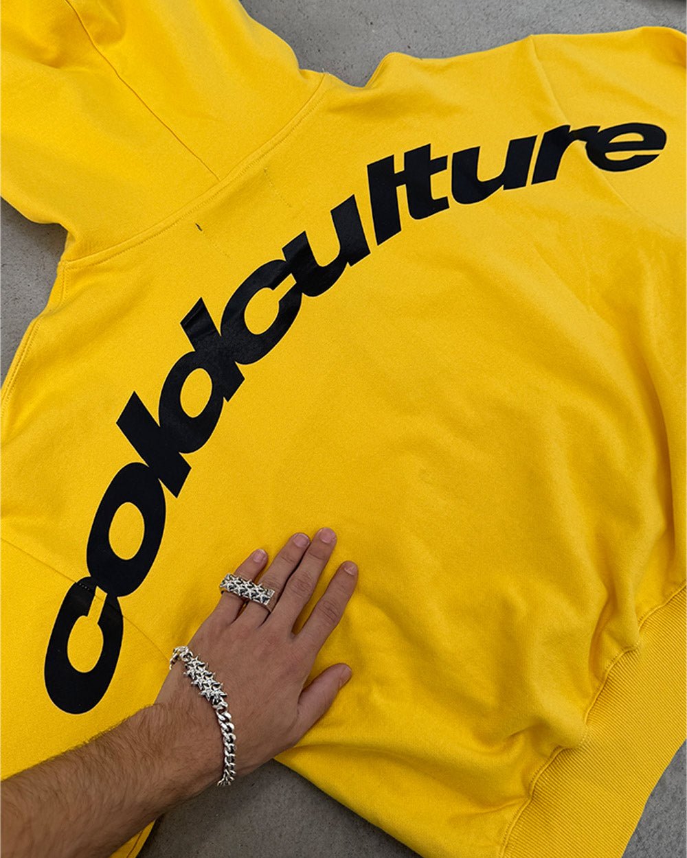 CURVED HOODIE YELLOW - Cold Culture