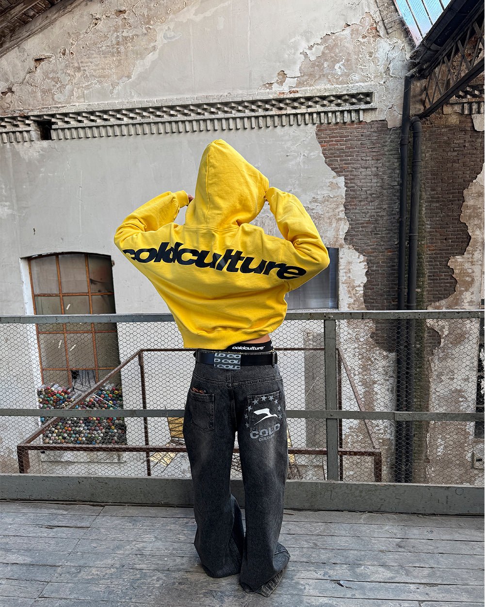 CURVED HOODIE YELLOW - COLD CULTURE