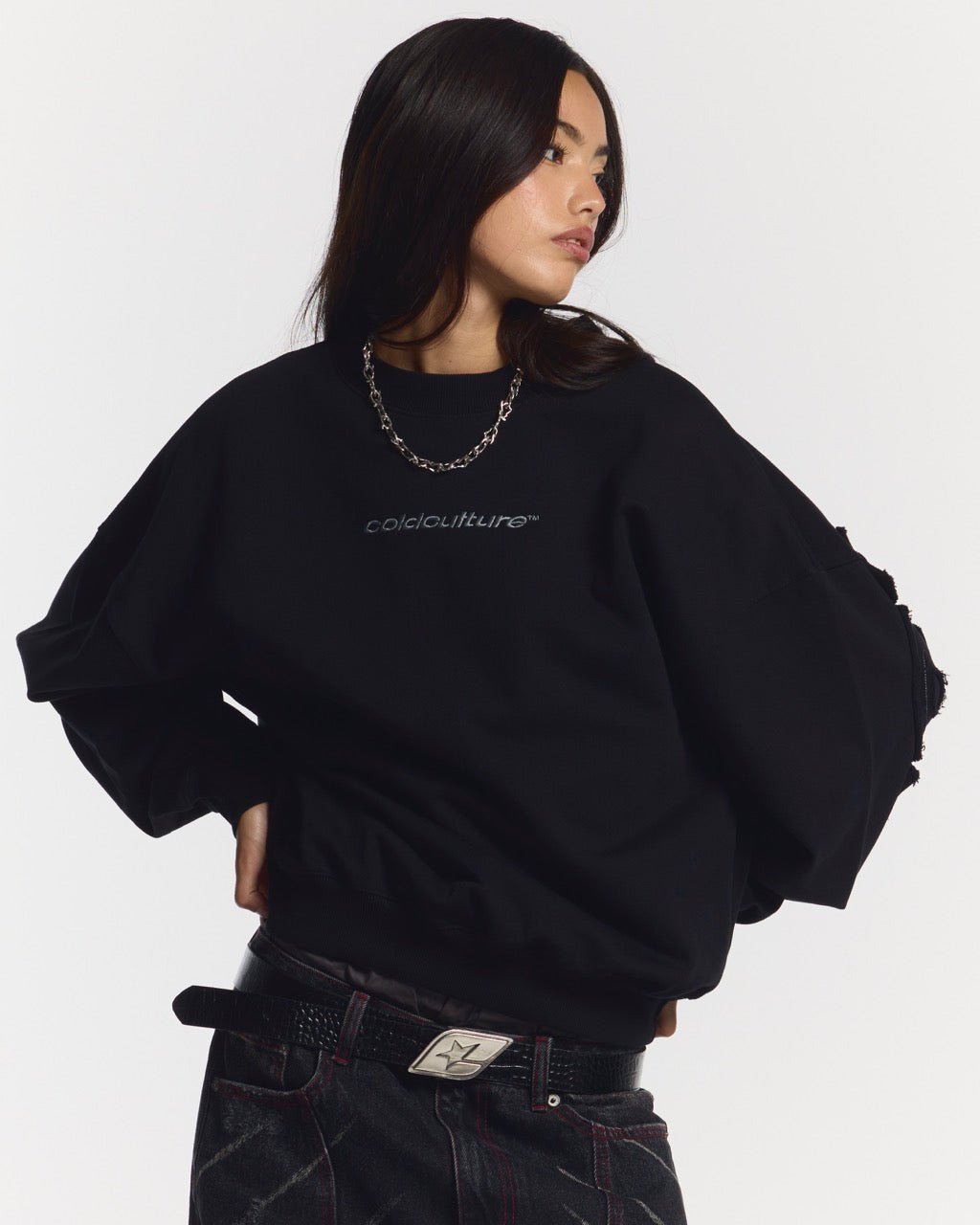 DISTRESS CURVED CREWNECK BLACK - COLD CULTURE