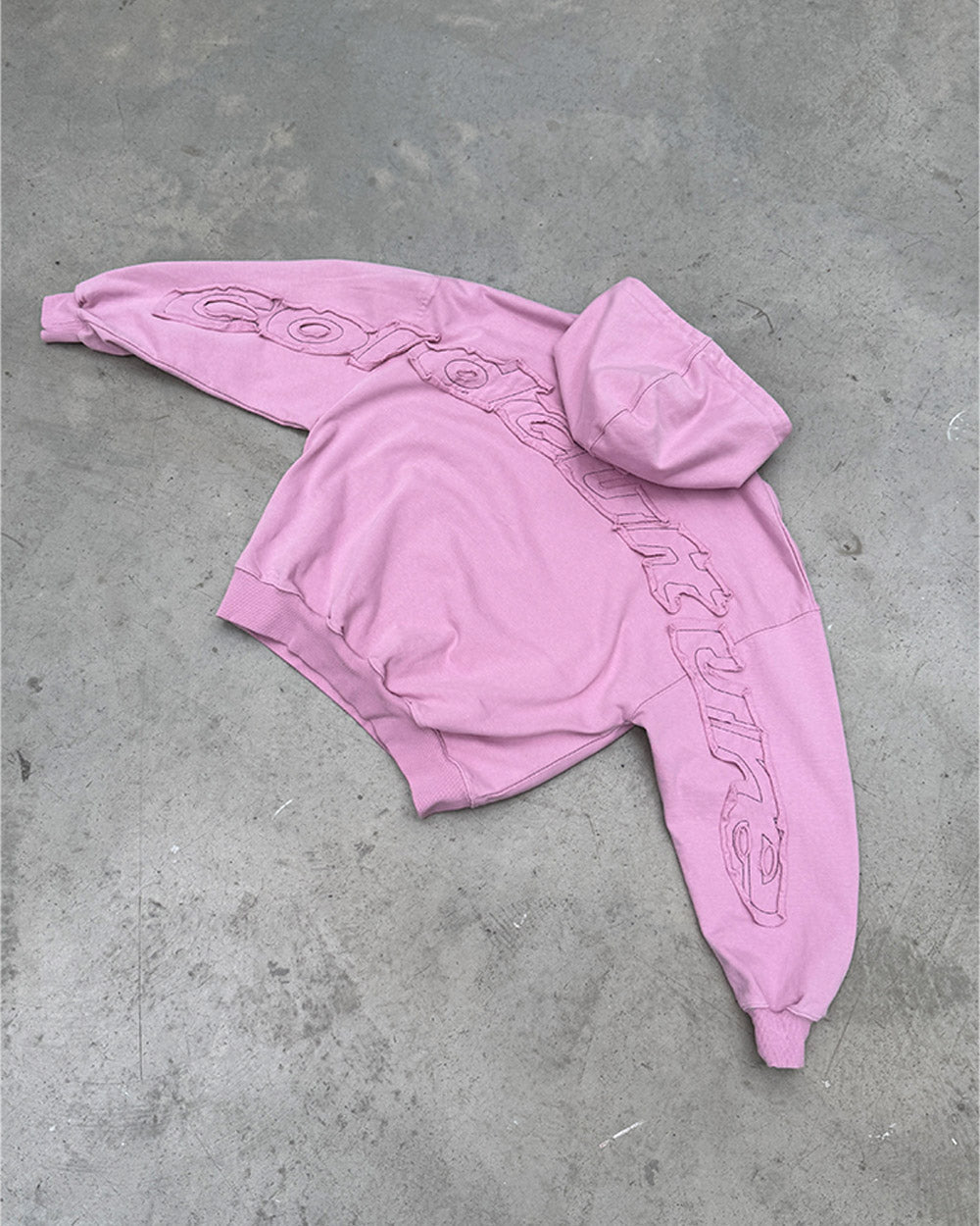 DISTRESS CURVED HOODIE PINK - Cold Culture