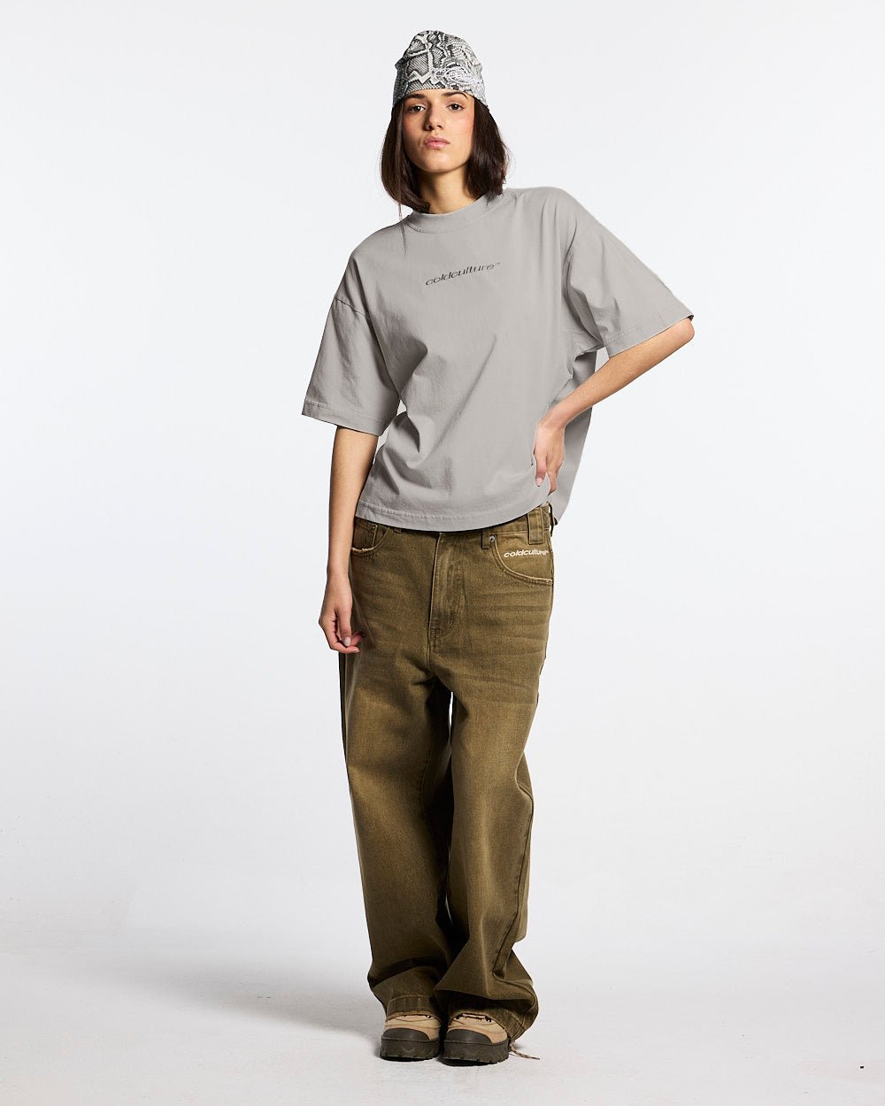 DISTRESS CURVED TEE PEARL GREY - Cold Culture