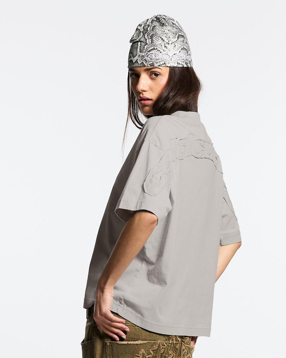 DISTRESS CURVED TEE PEARL GREY - Cold Culture