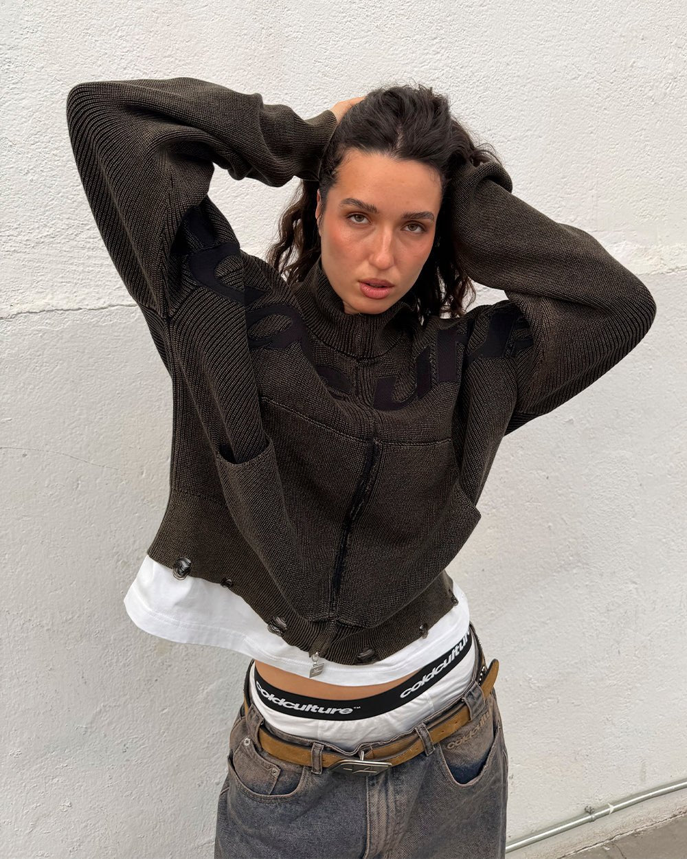 DISTRESS CURVED ZIP KNIT BLACK - Cold Culture