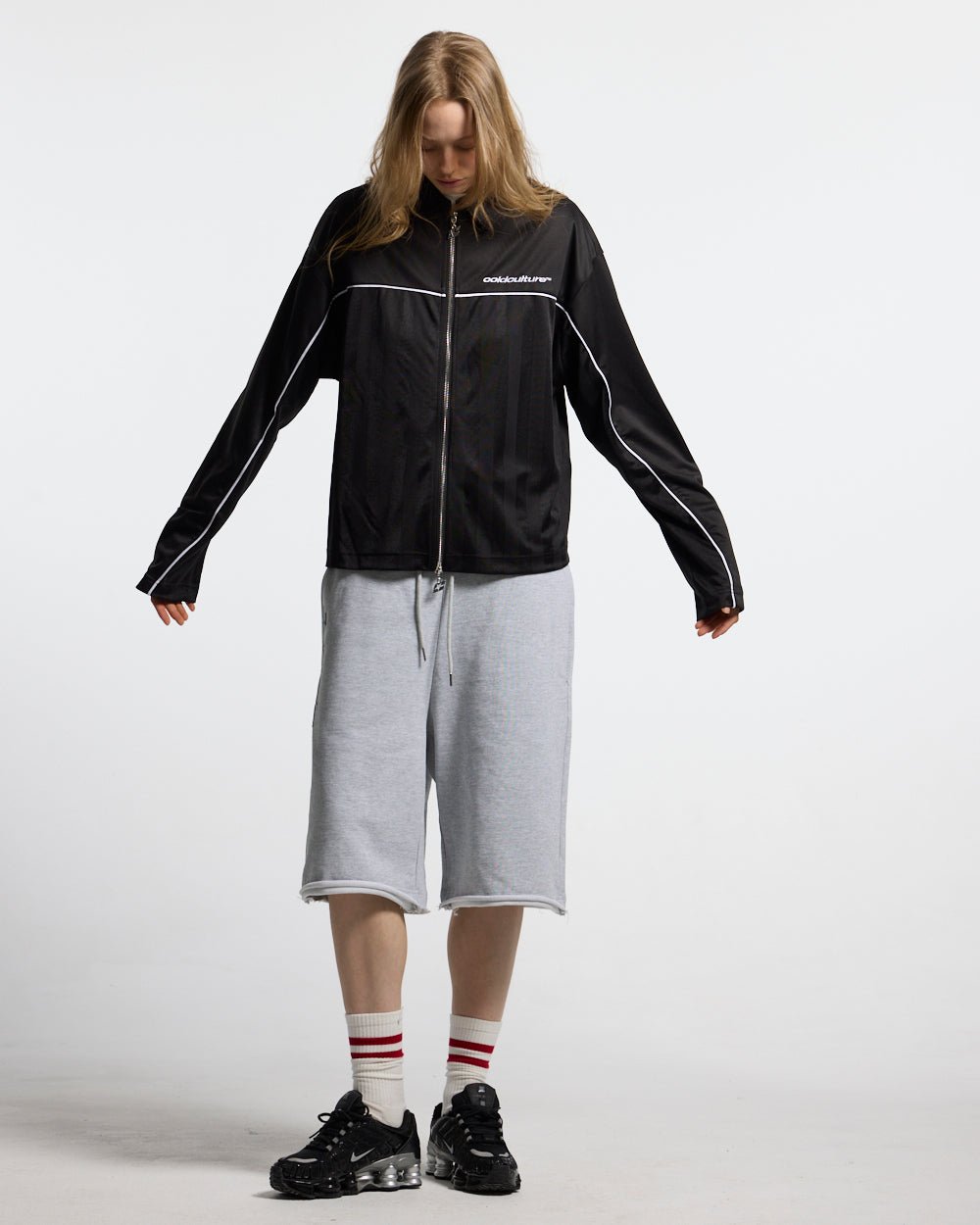 DRAW THE LINE LONGSLEEVE SHIRT BLACK - Cold Culture #woman