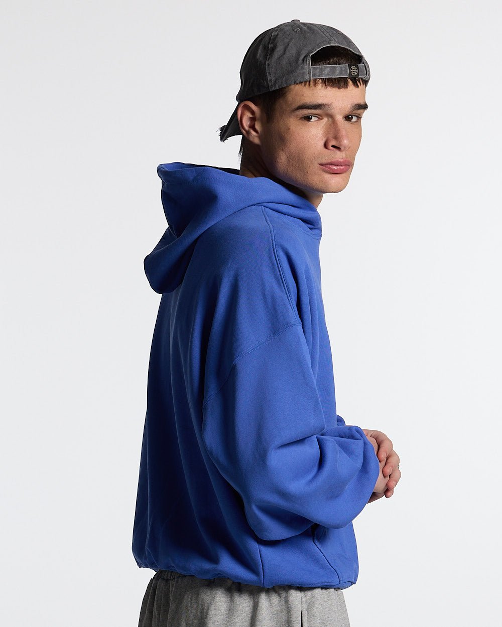 ESSENTIAL HOODIE DAZZLING BLUE - COLD CULTURE
