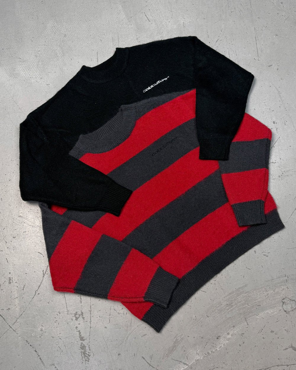FLUFFY FUR KNIT BLACK & RED - Cold Culture