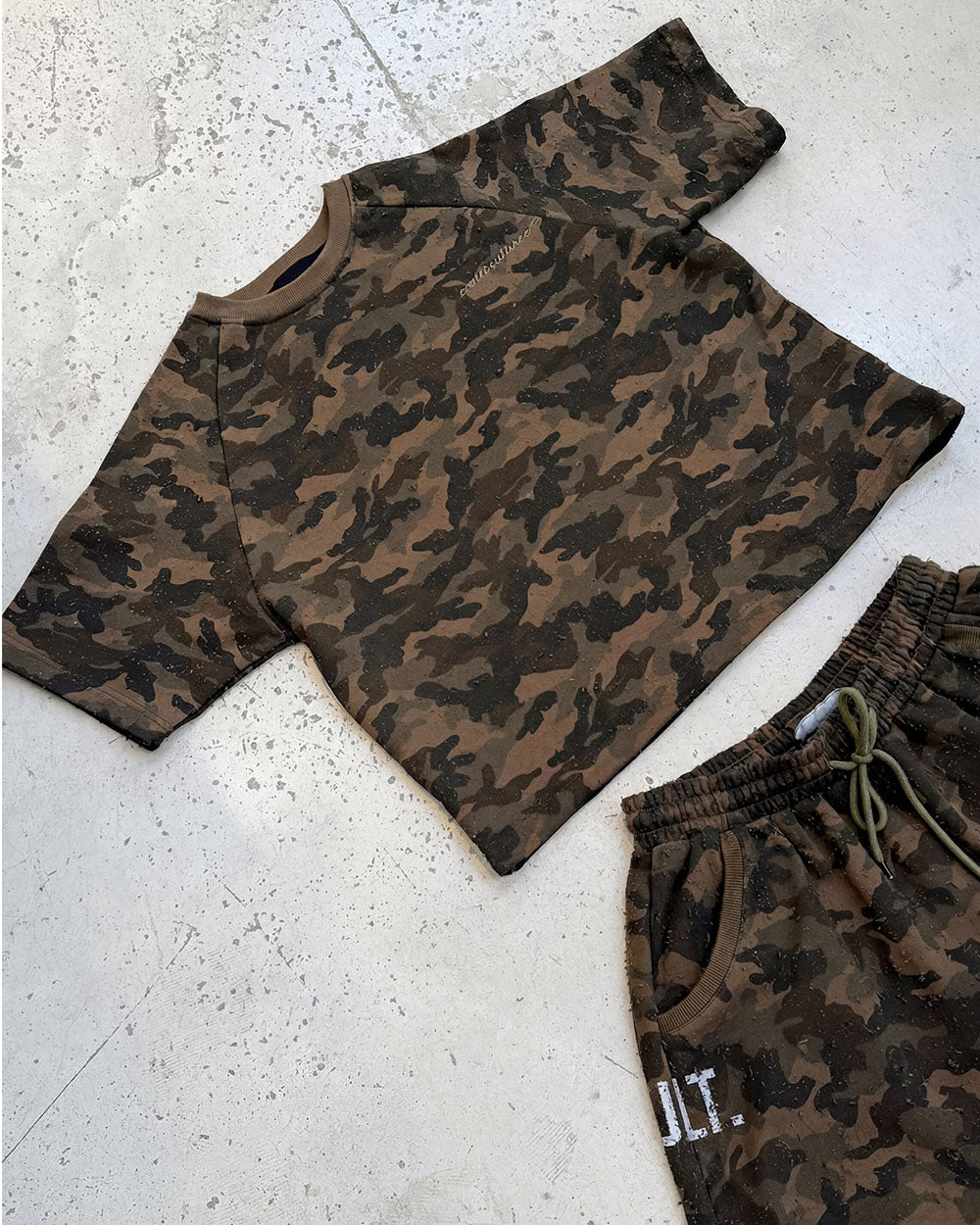 FRONT LINE TEE GREEN - olive camo tee, flat lay with matching pieces - Cold Culture