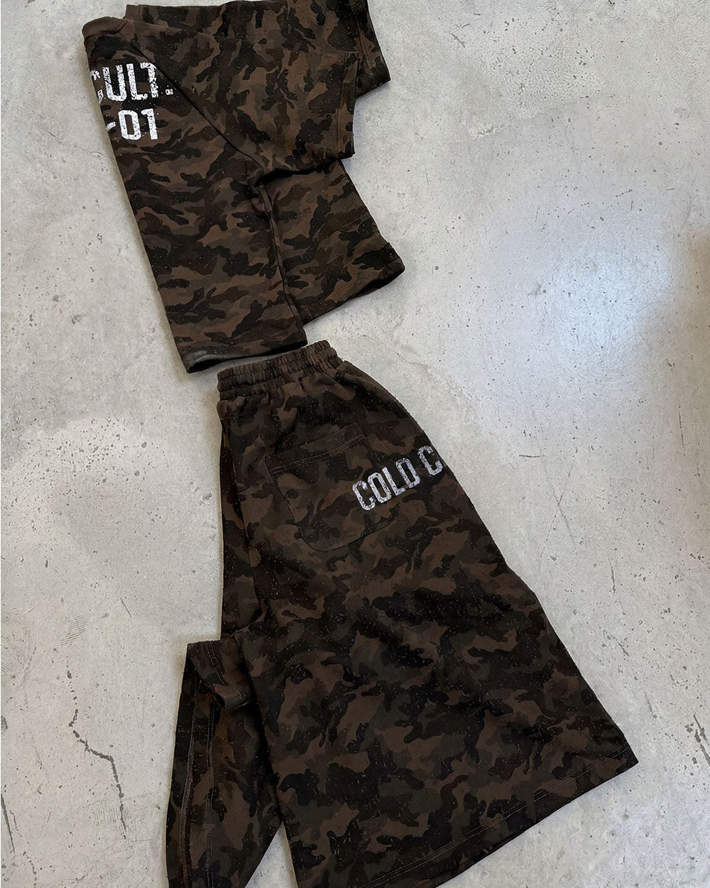 FRONT LINE TEE GREEN - olive camo tee, flat lay with matching pieces - Cold Culture