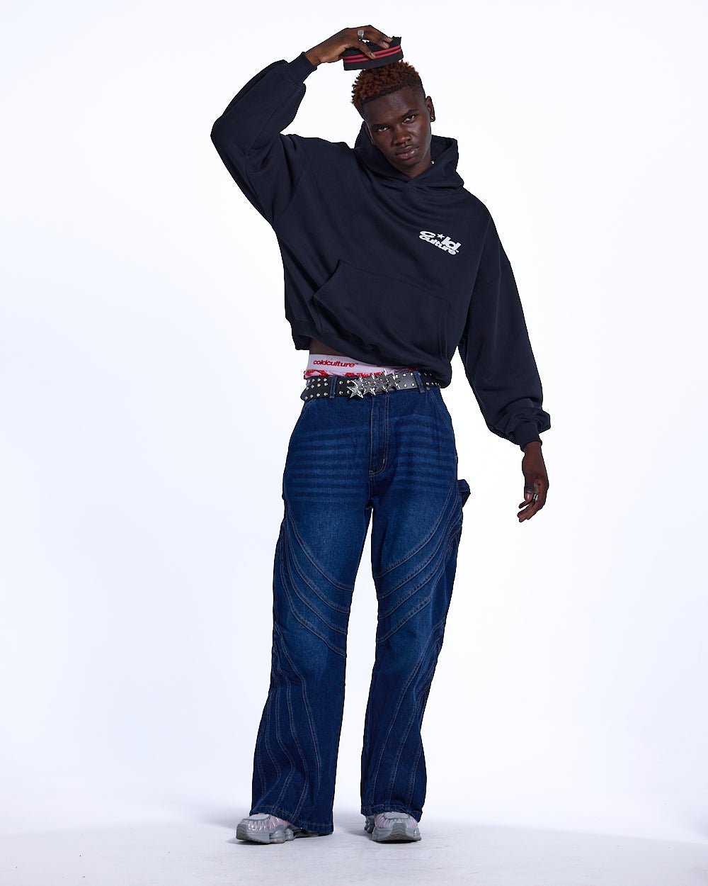 HEART ASHTRAY HOODIE BLACK - COLD CULTURE