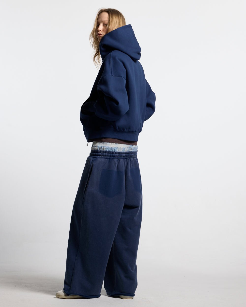 HIDE AND SEEK SWEATPANTS NAVY - Cold Culture #woman