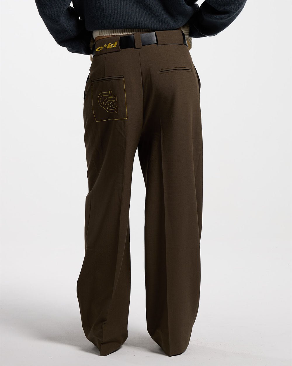 HORSESHOE WEDDING PANTS STATUE BRONZE - COLD CULTURE #woman