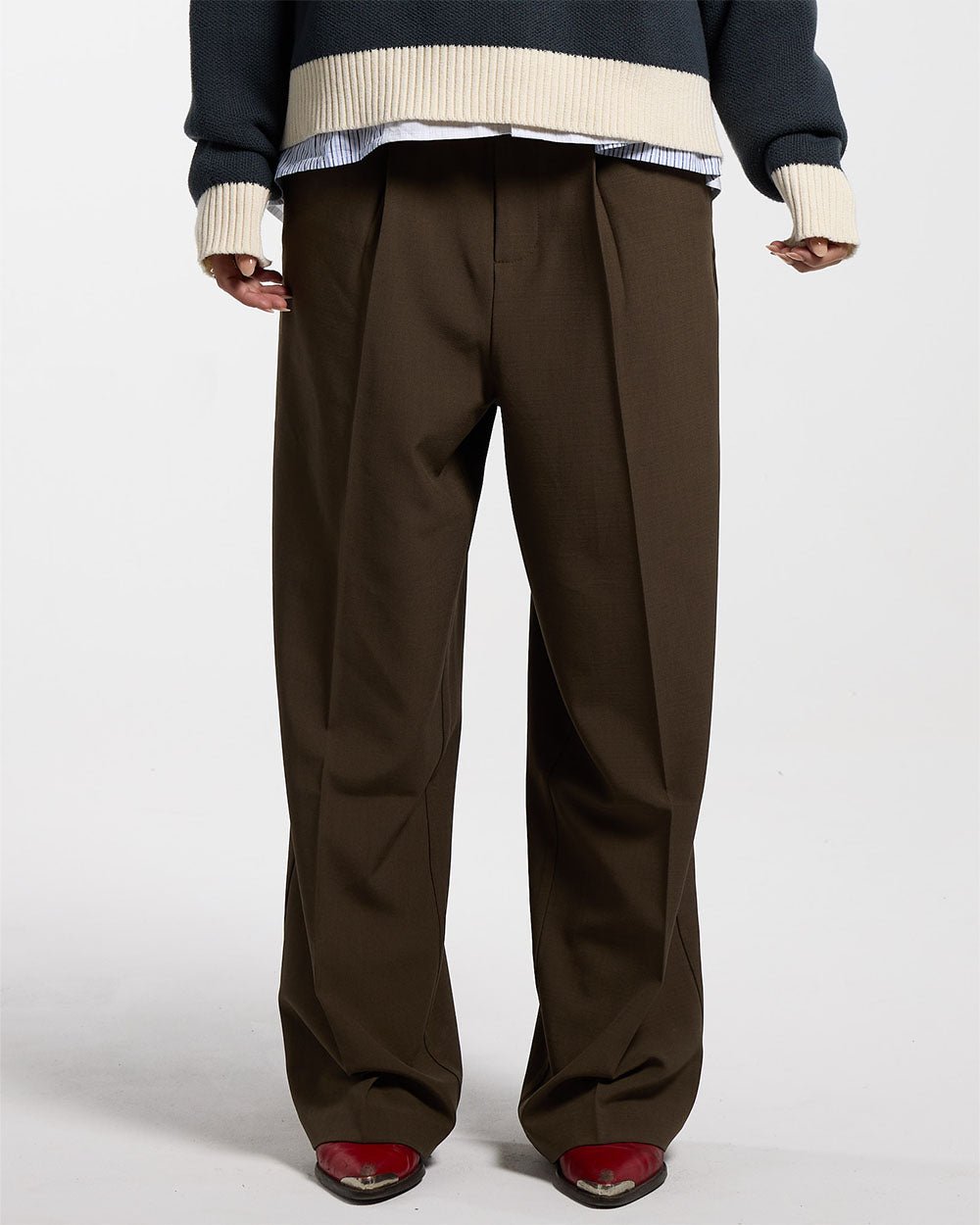 HORSESHOE WEDDING PANTS STATUE BRONZE - COLD CULTURE #woman