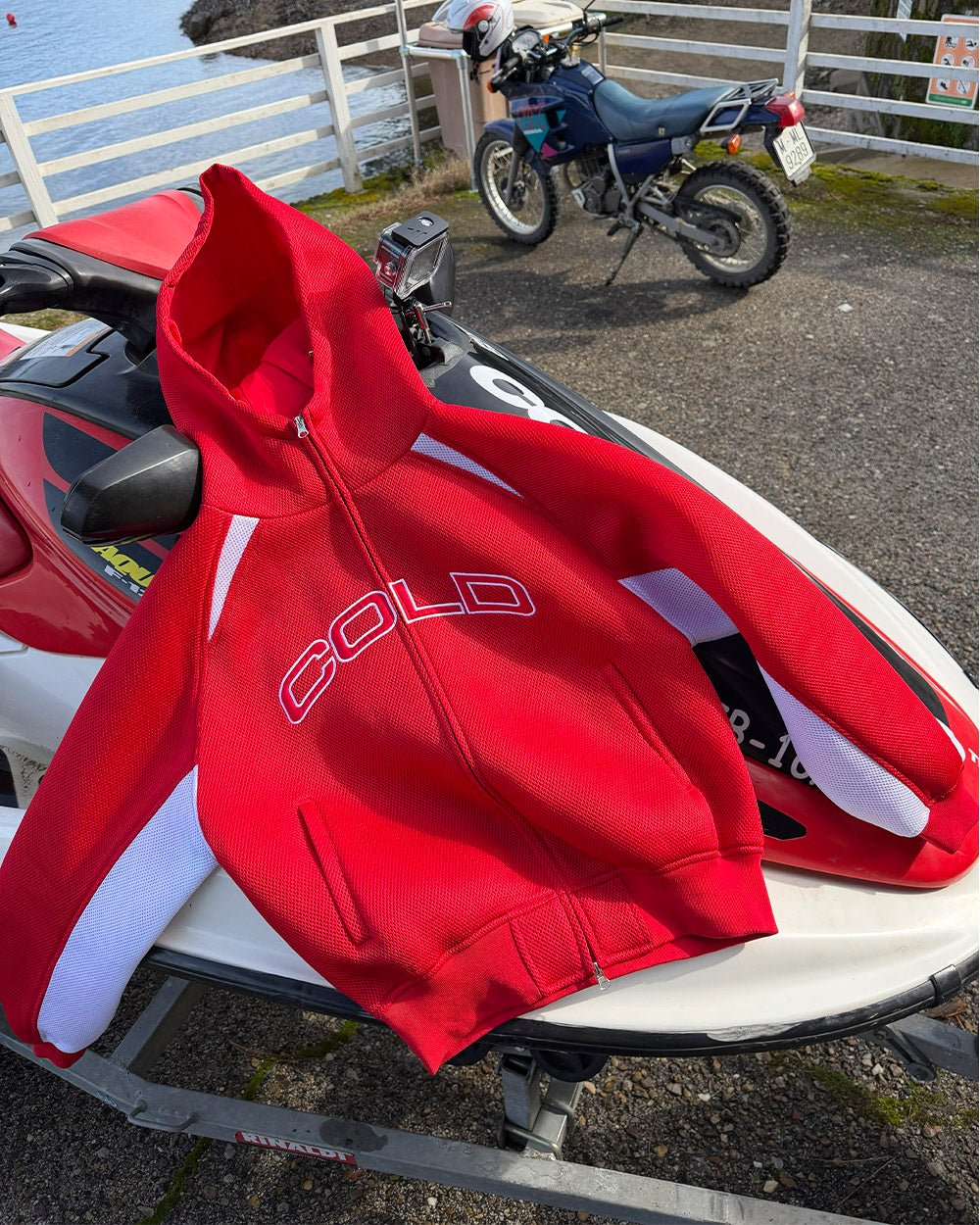 NEO ZIP JACKET WHITE & RED - Cold Culture