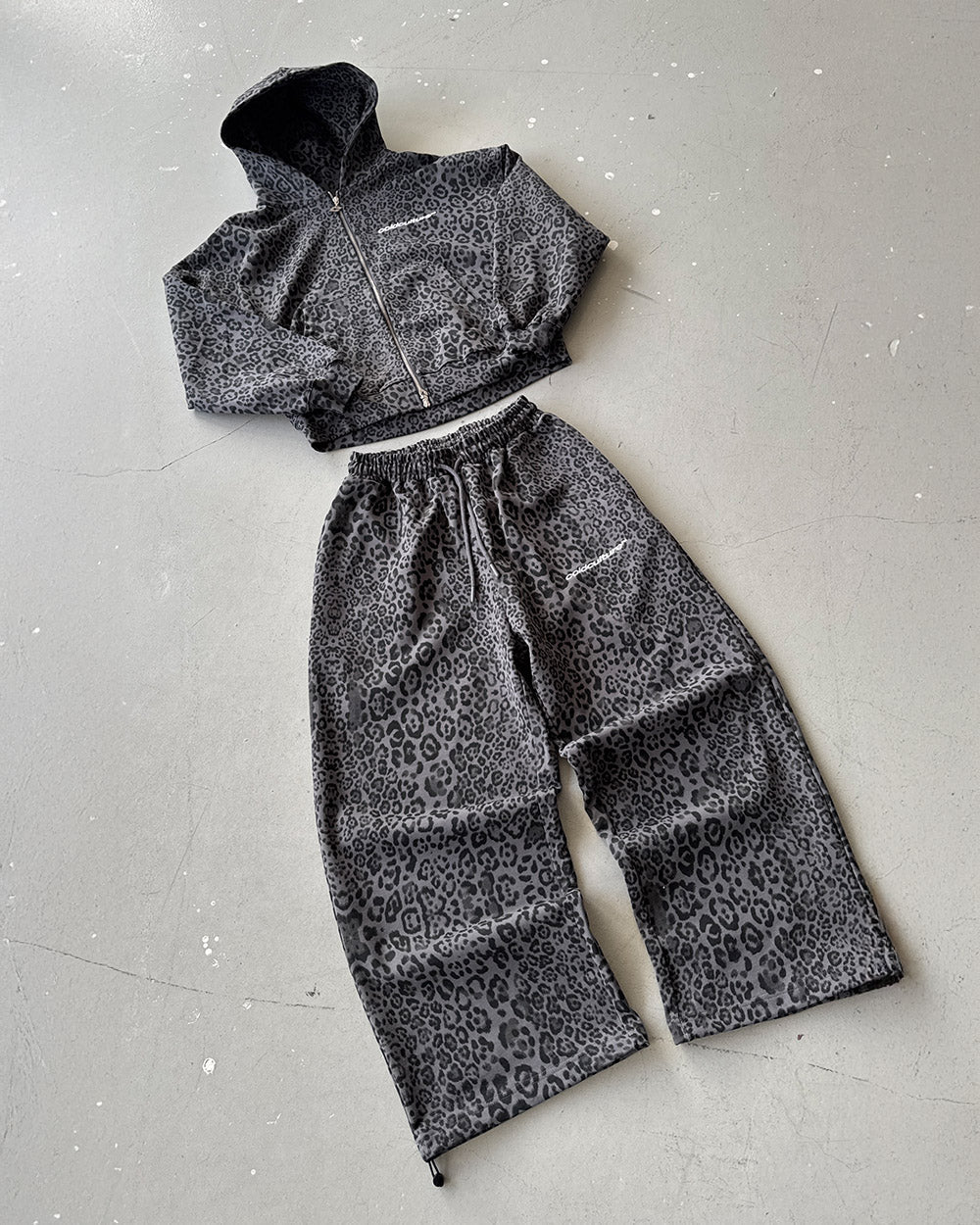 NOCTURNE BEAST SWEATPANTS DARK GREY - Cold Culture