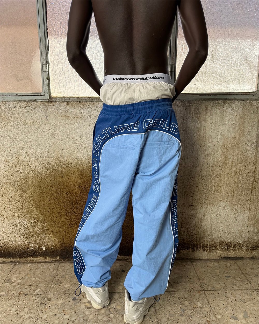 OVERCUT SWEATPANTS BLUE - Cold Culture