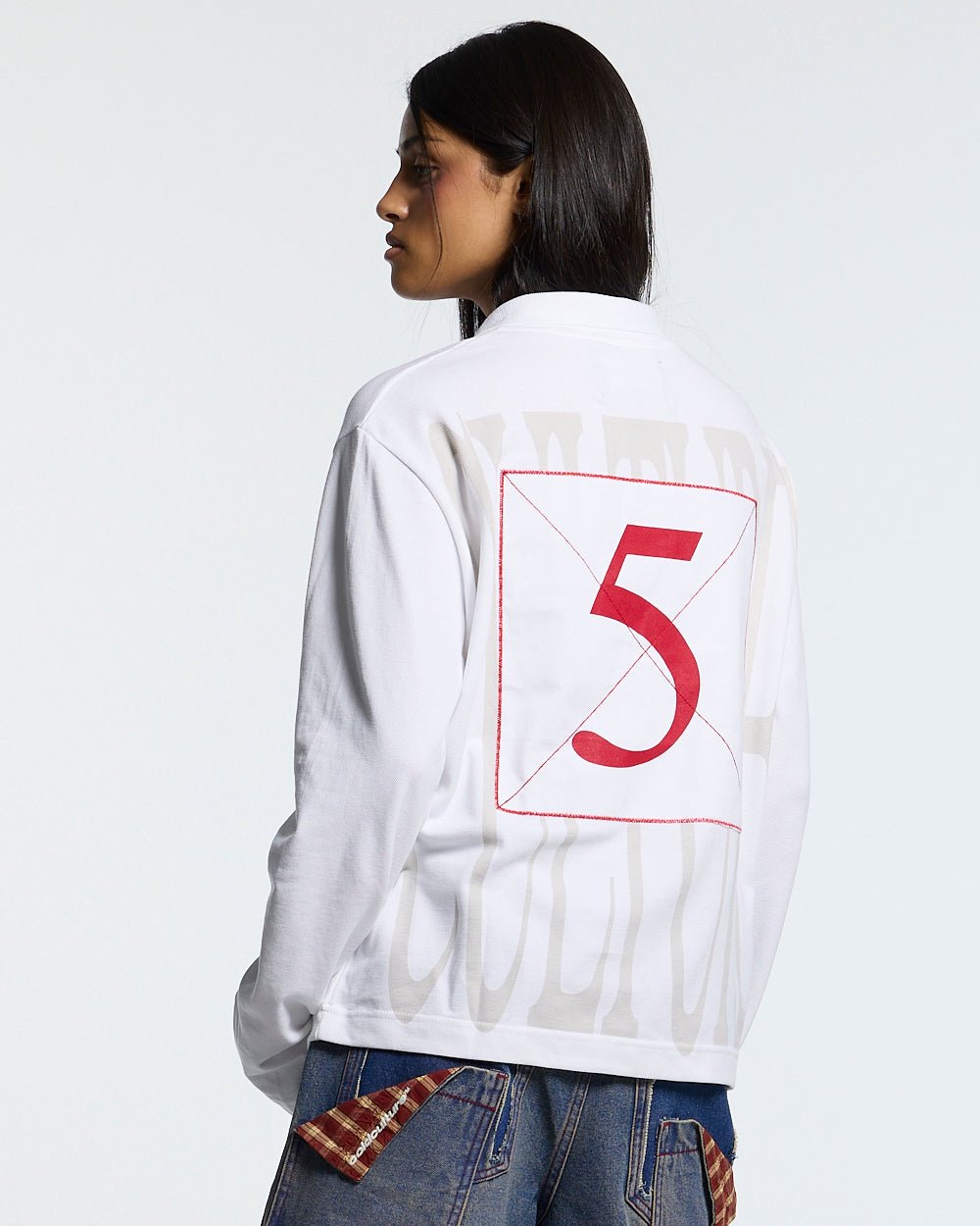 PAUSE LONGSLEEVE POLO WHITE - white graphic longsleeve polo shirt, back view on female model - Cold Culture