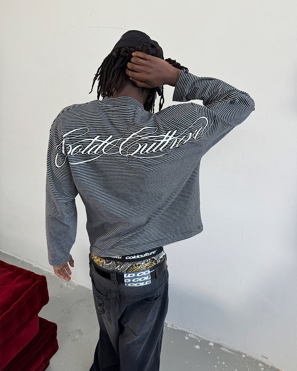SCRIPT STRIPES LONGSLEEVE BLACK - Cold Culture