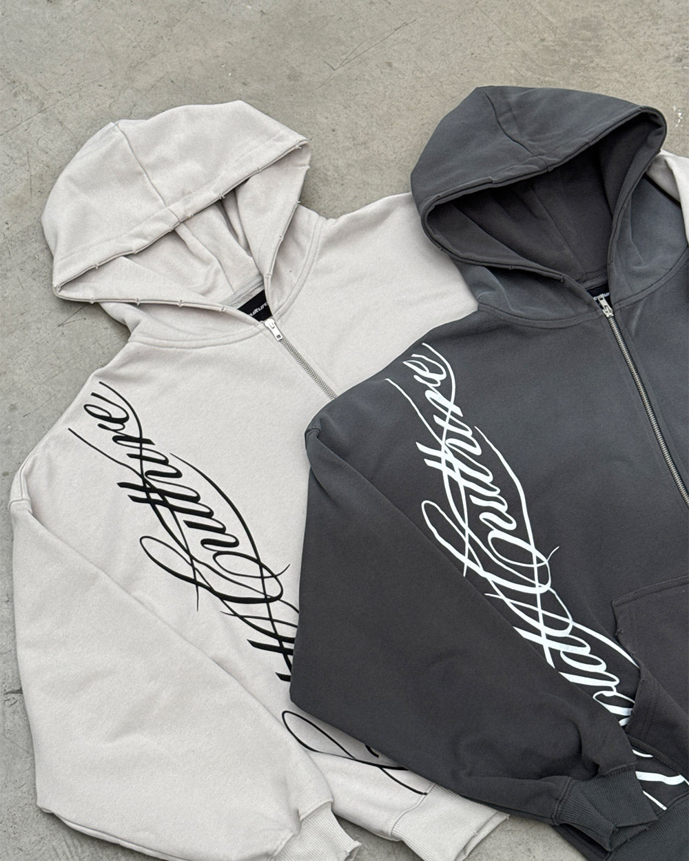 SCRIPT ZIP HOODIE LIGHT GREY - Cold Culture