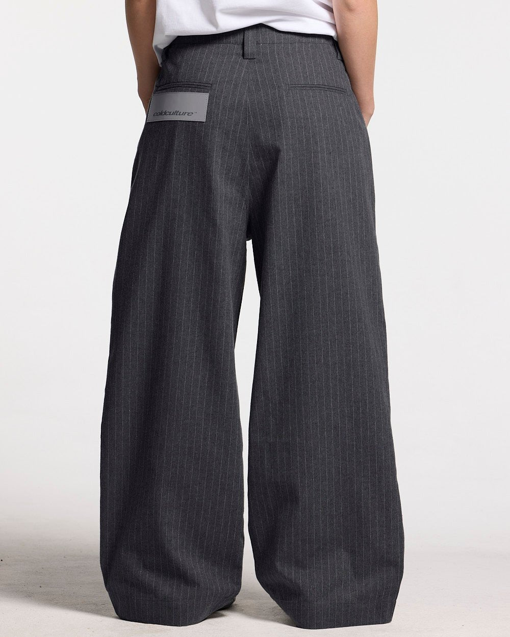 SEAM EFFECT LINE PANTS GREY - Cold Culture #woman