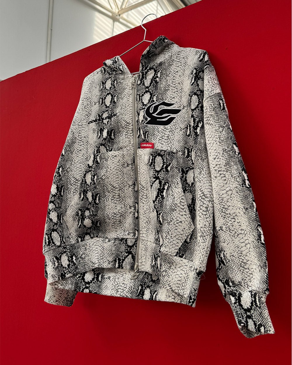 SNAKE ZIP HOODIE WHITE & BLACK - Cold Culture