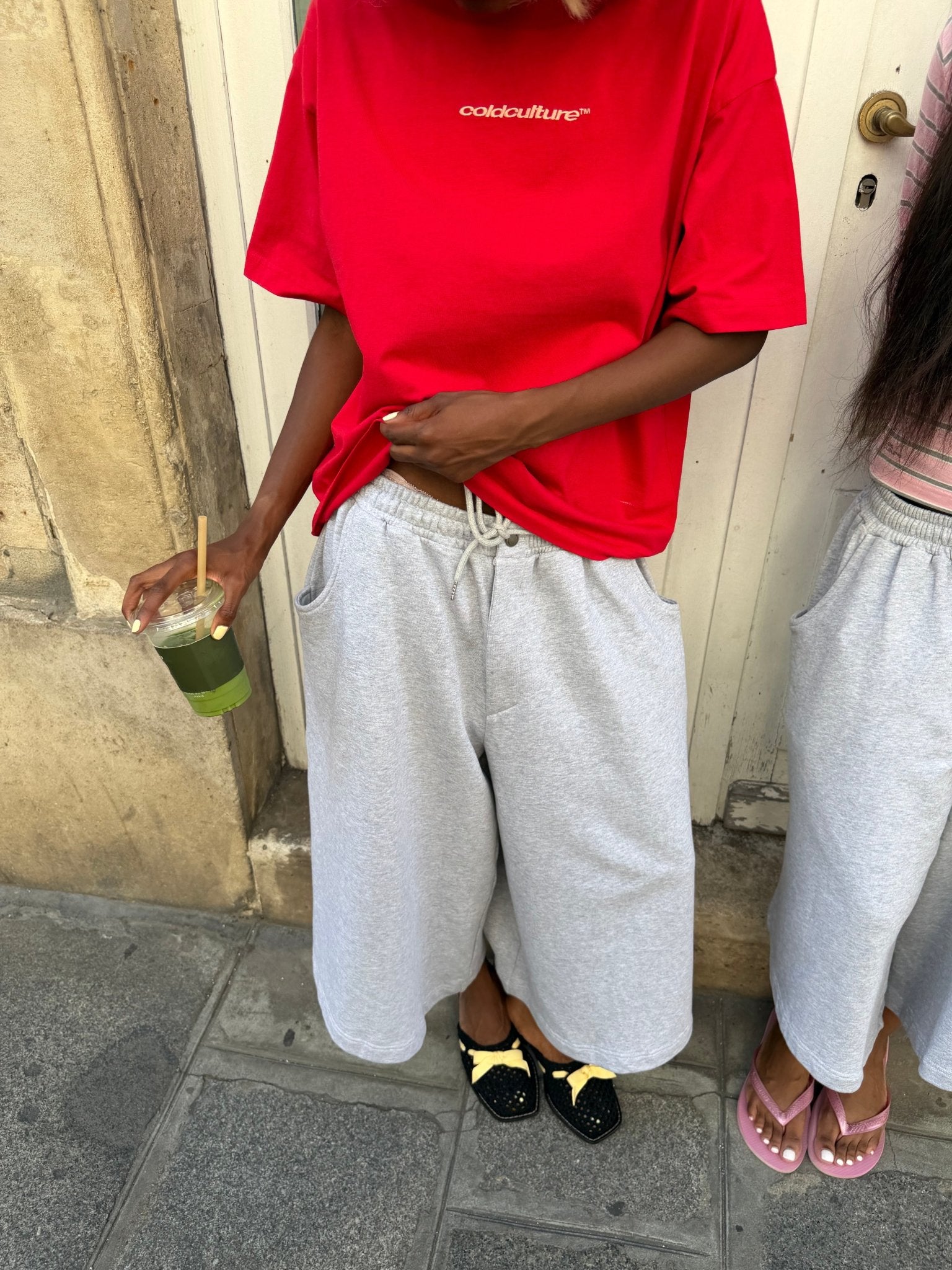 SNAPPED V2 JORTS HEATHER GREY - heather grey oversized sweat shorts, street style shot - Cold Culture