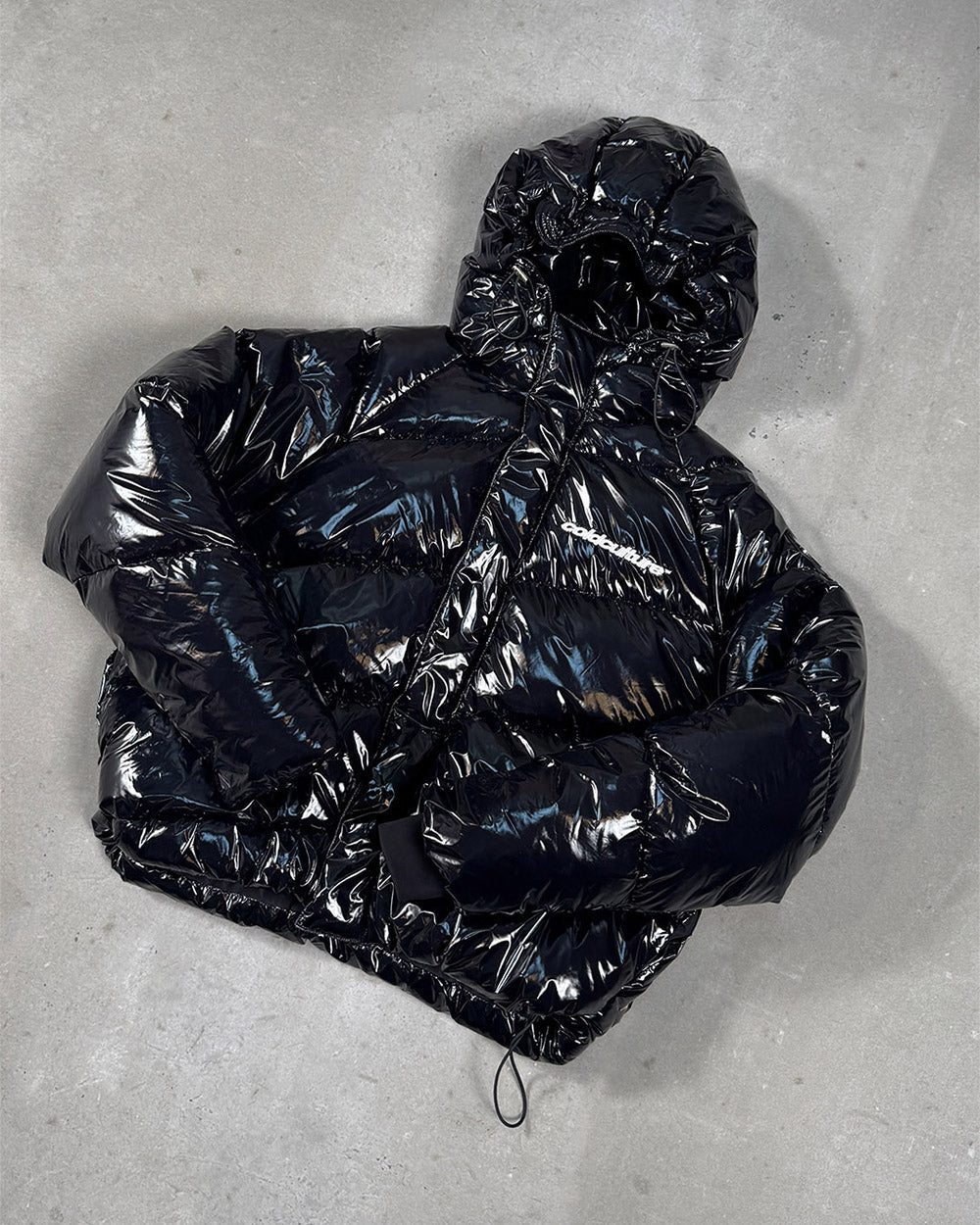 SPIRAL PUFFER GLOSSY BLACK - Cold Culture
