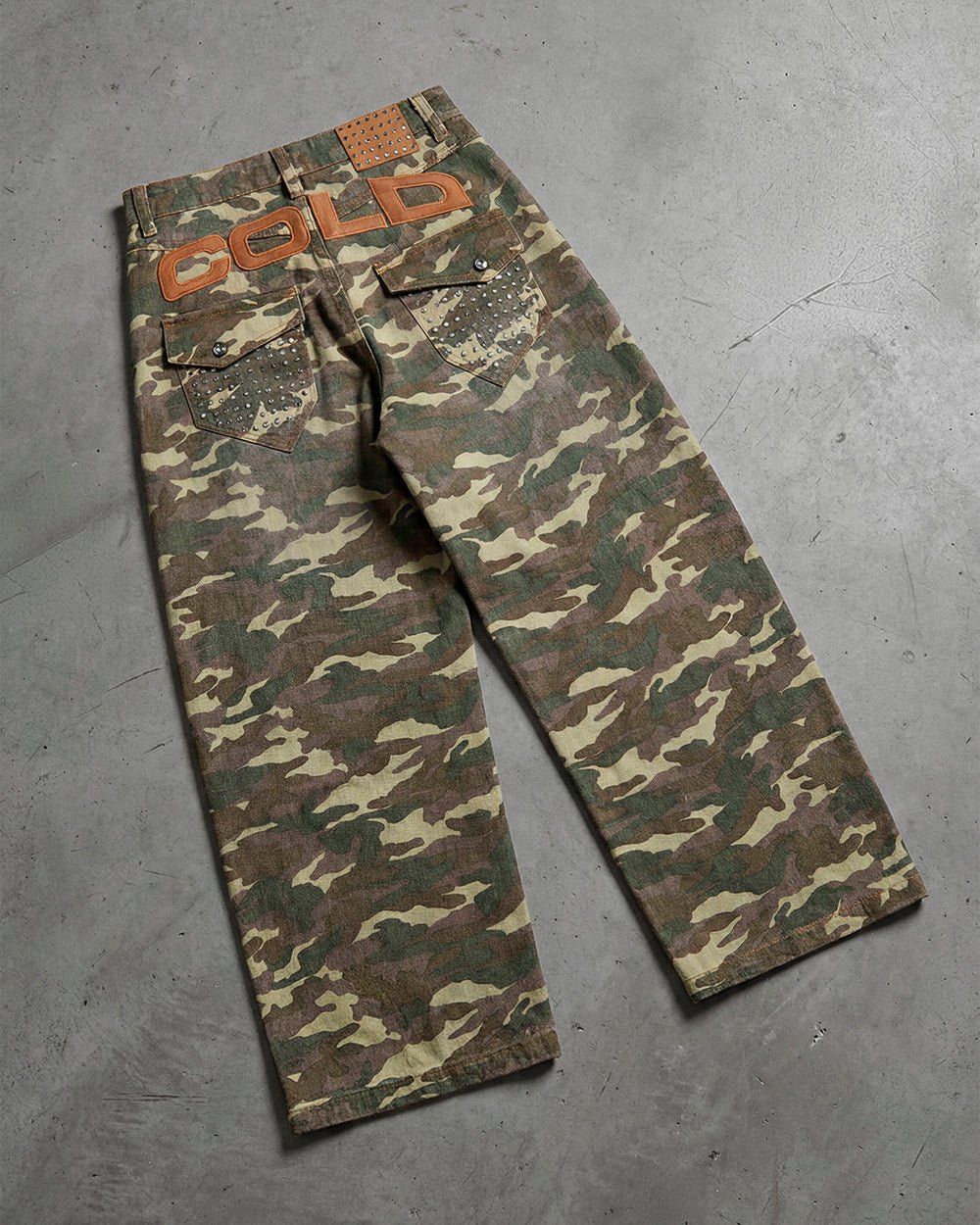 STUDS PANTS CAMO - Cold Culture