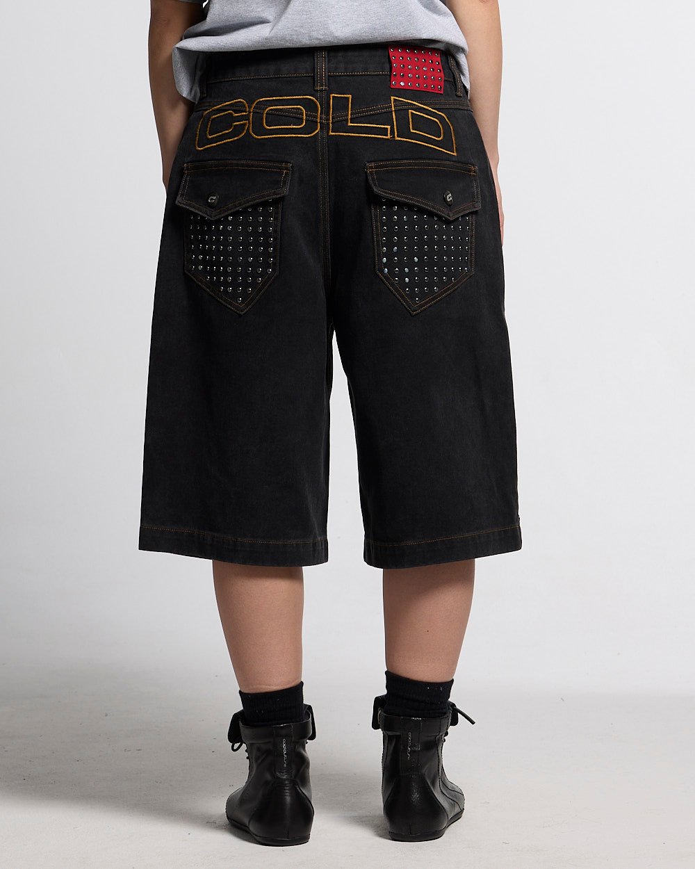 STUDS SHORT BLACK - Cold Culture