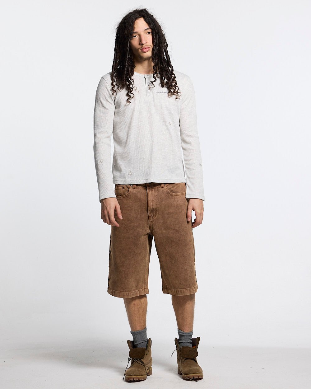 STUDS SHORT BROWN - Cold Culture