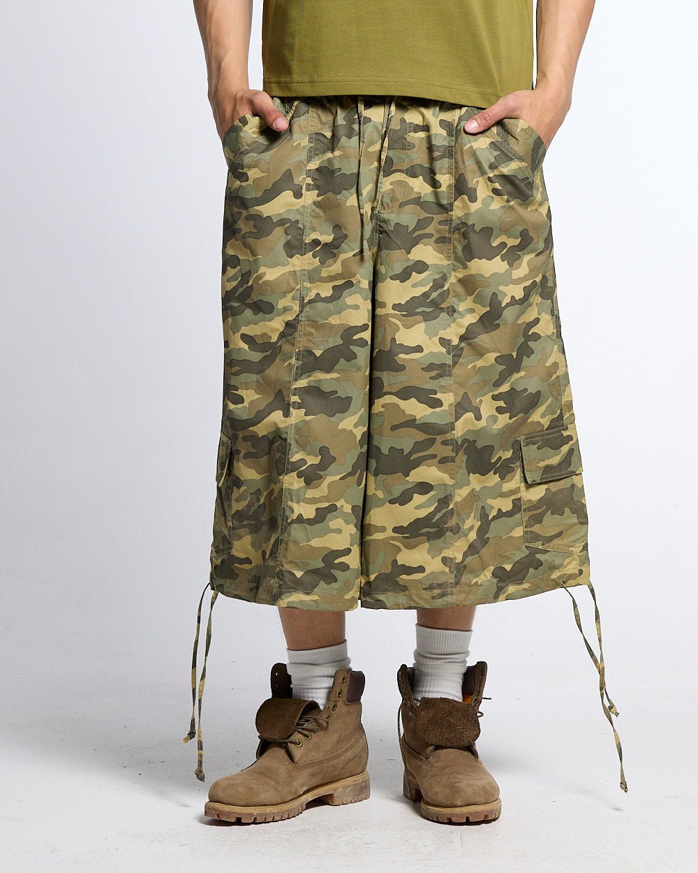 UTILITARY CAPRI PARACHUTE CAMO - Cold Culture