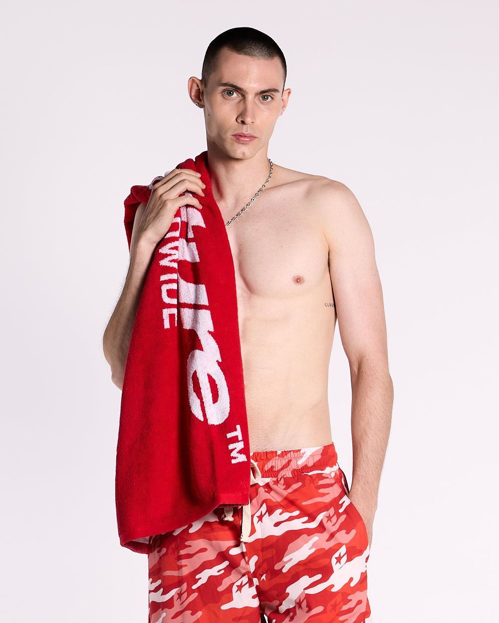 WORLDWIDE TOWEL VIVID RED AND WHITE - COLD CULTURE