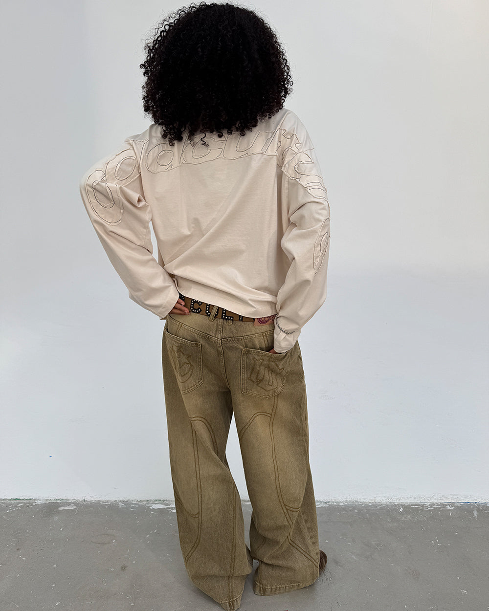 DISTRESS CURVED LONGSLEEVE LIGHT GREY