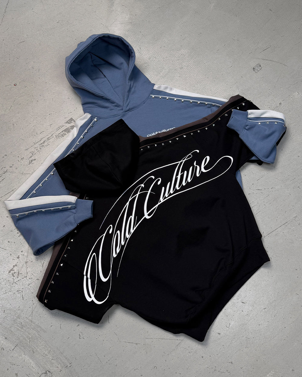 SCRIPT STUDS HOODIE BLUE
